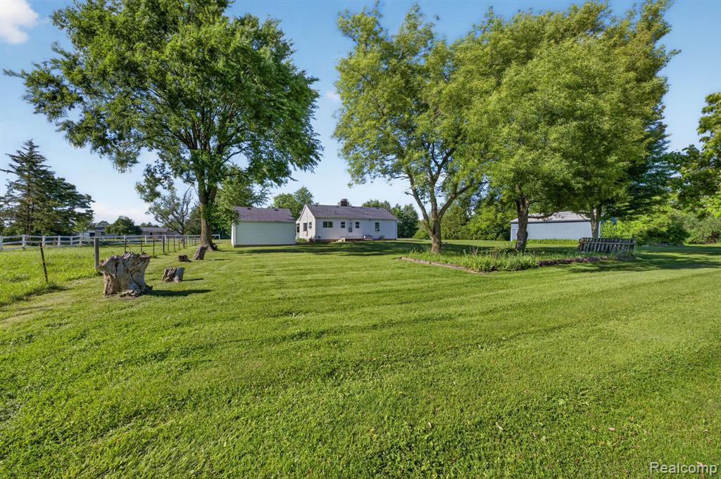 7077 Frances Road, Flushing, MI 48433 — Photo 42