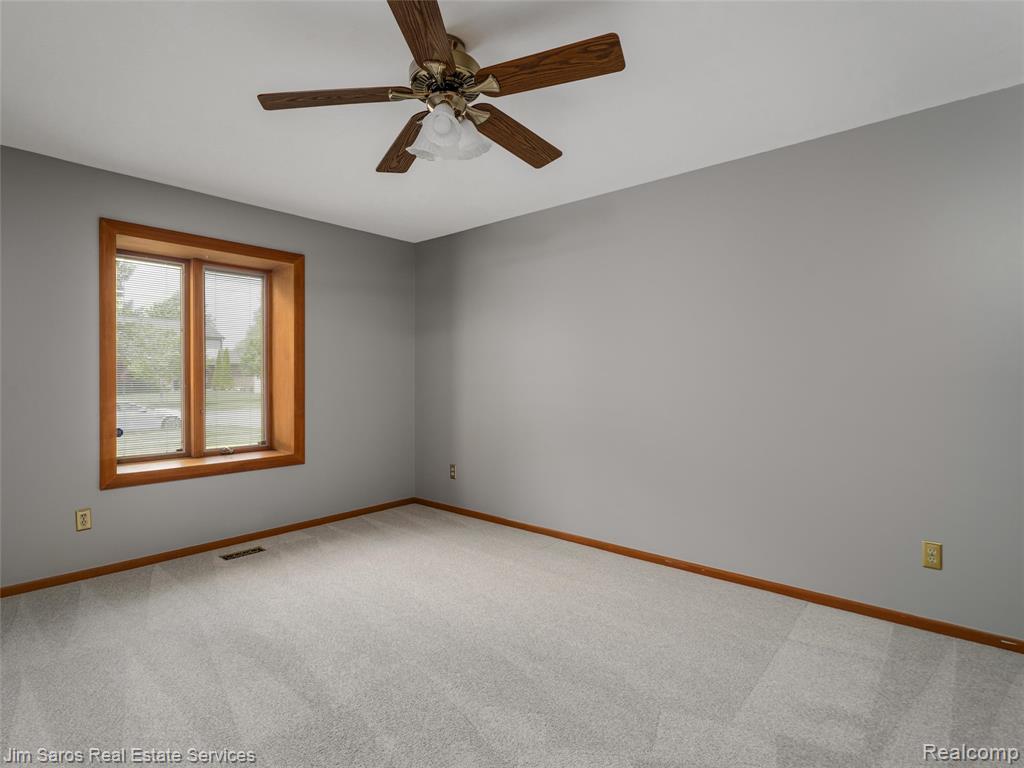 40252 Aynesley Street, Clinton Twp, MI 48038 — Photo 17