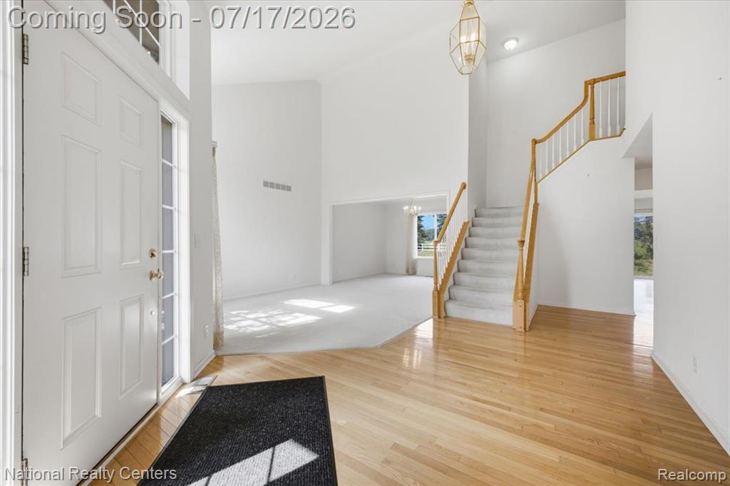 5741 Bingham Drive, Commerce Twp, MI 48382 — Photo 2