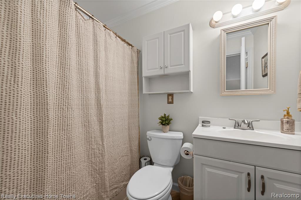 4500 Lakeshore Road, 20, Fort Gratiot, MI 48059 — Photo 8