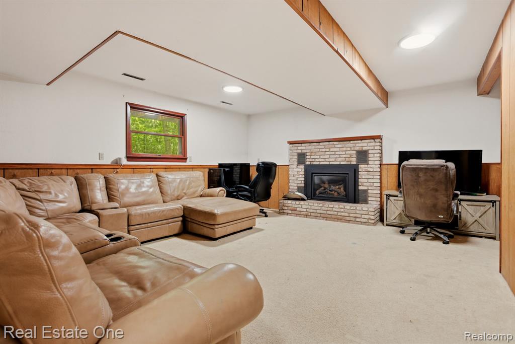 6218 Sturgeon Creek Pkwy, Midland, MI 48640 — Photo 24