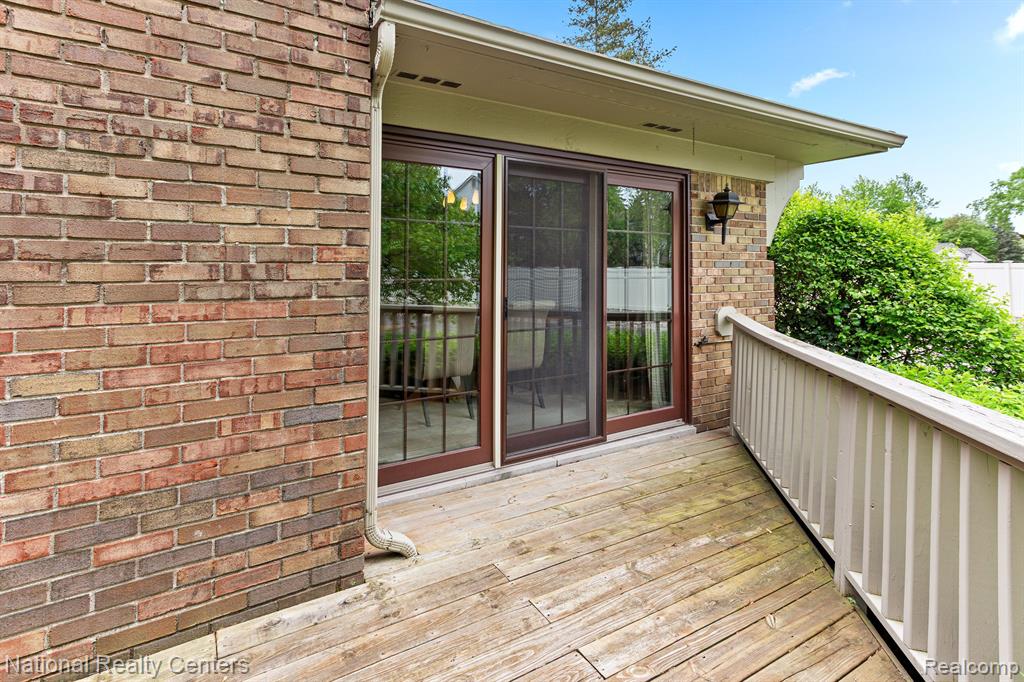 7207 Creeks Bend Drive, West Bloomfield, MI — Photo 49