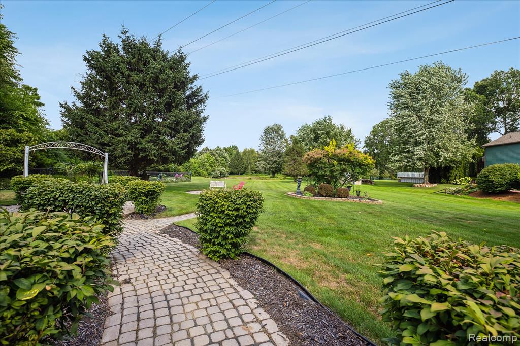 56764 Jewell Road, Shelby Twp, MI 48315 — Photo 38