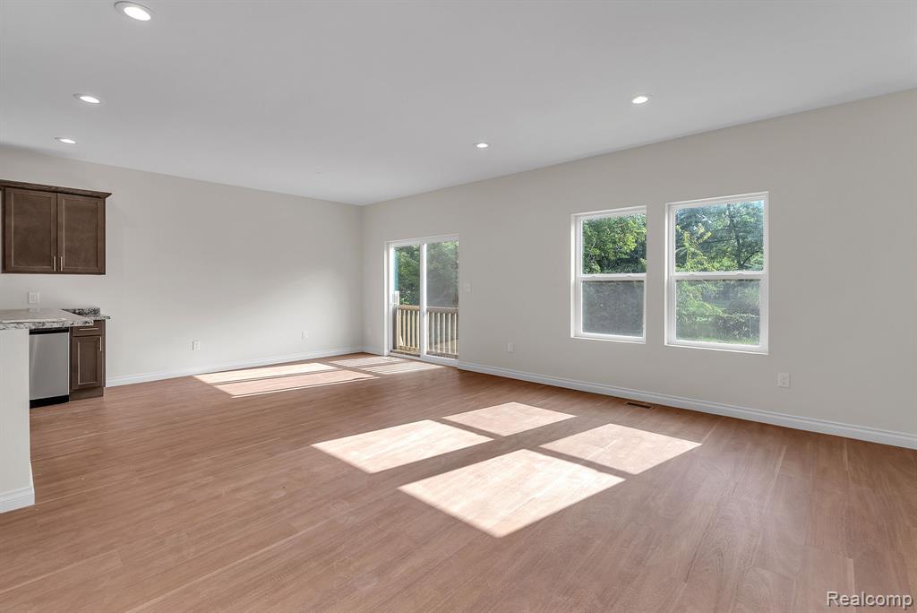 6371 Loraine Street, Romulus, MI 48174 — Photo 5
