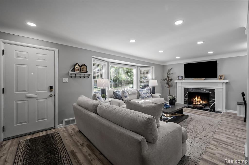 803 Oakridge Avenue, Royal Oak, MI 48067 — Photo 9