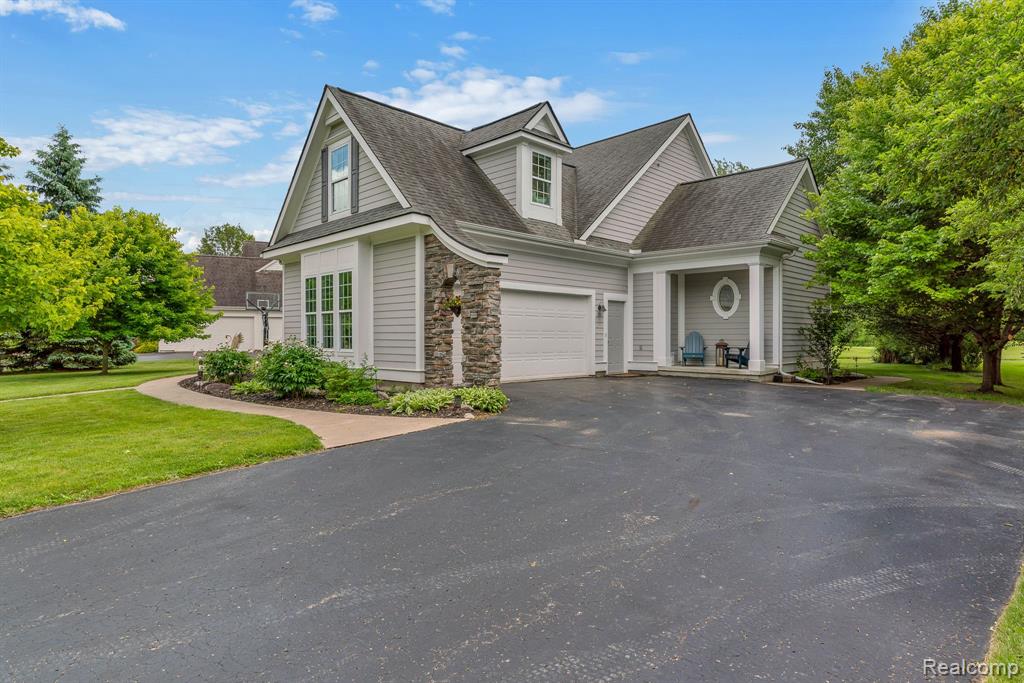 5827 WESTWOOD Drive, Grand Blanc, MI 48439 — Photo 4