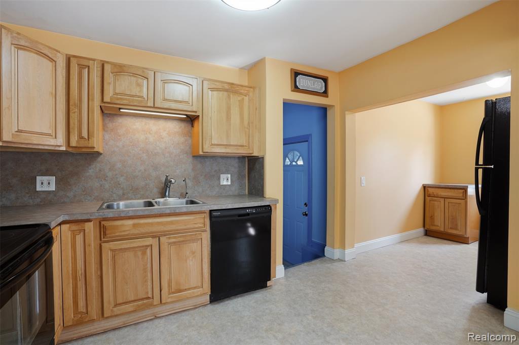 9669 Hadley Road, Clarkston, MI 48348 — Photo 7