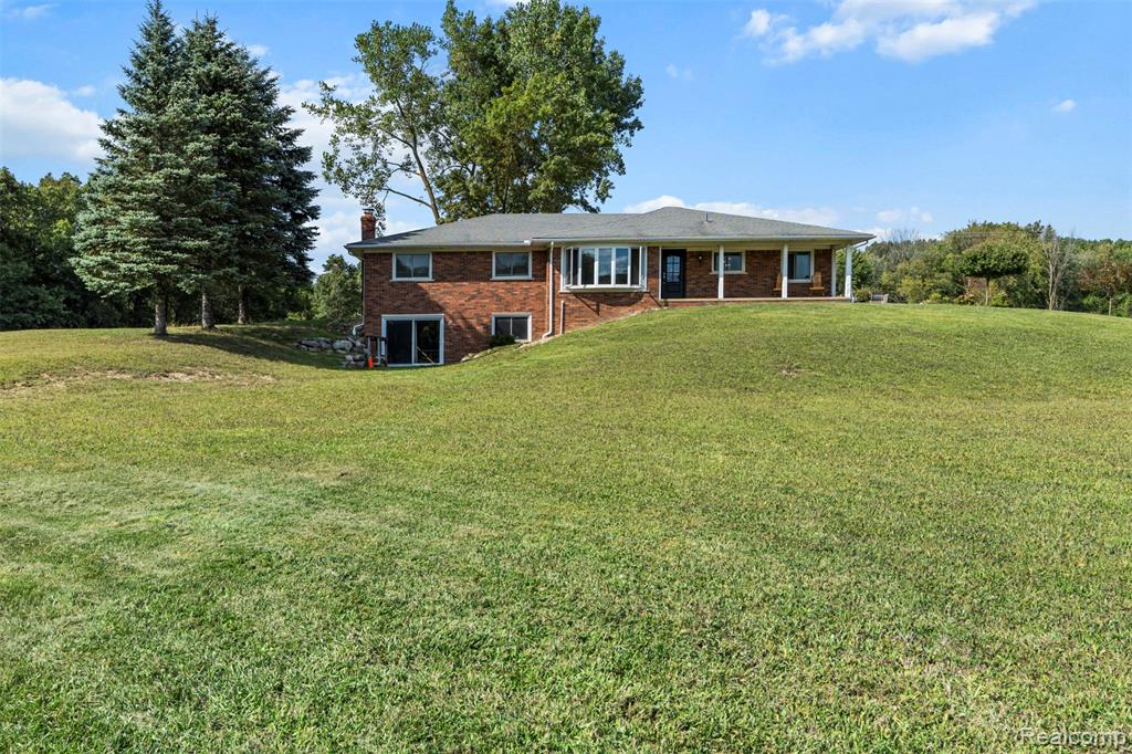 2666 E Oakwood Road, Addison, MI 48370 — Photo 3