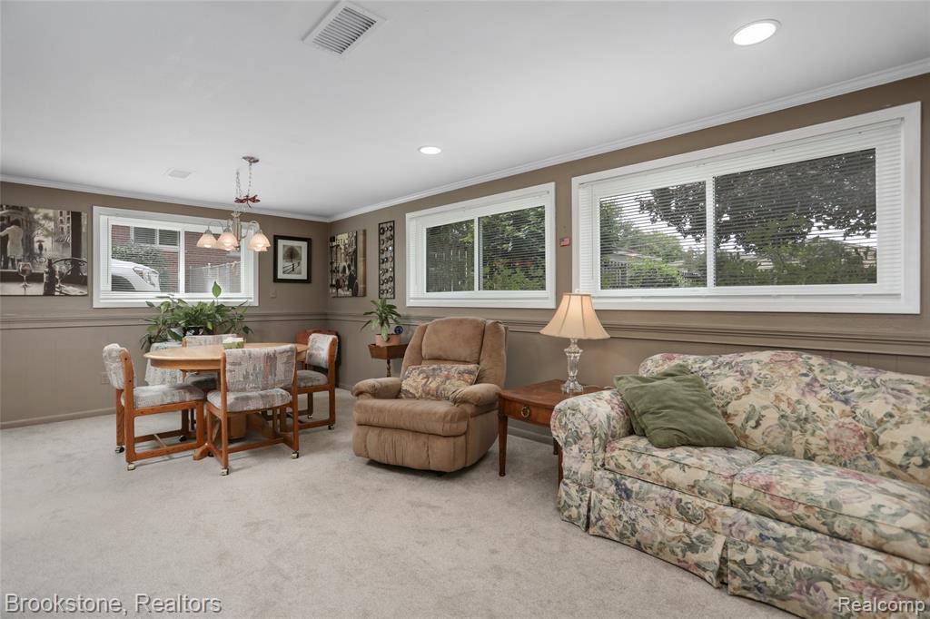 9915 Pere Avenue, Livonia, MI 48150 — Photo 8