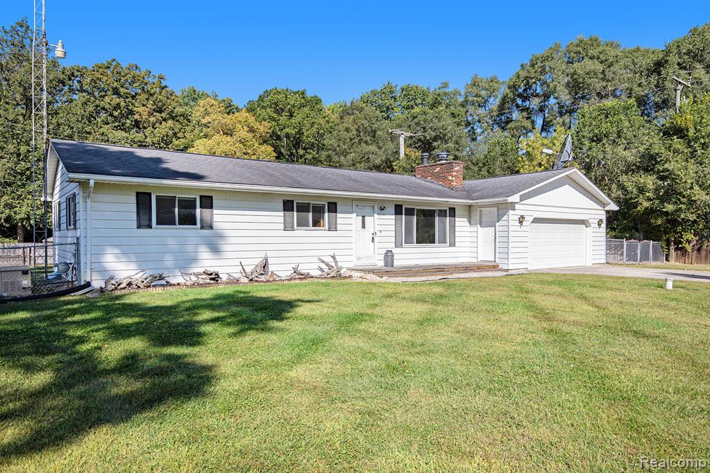 1714 Indian Road, Lapeer, MI 48446 — front exterior