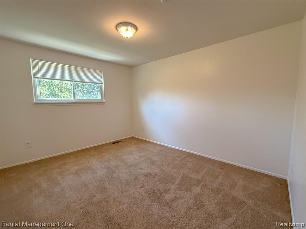 5326 FALMOUTH Drive, Troy, MI 48085 — Photo 20