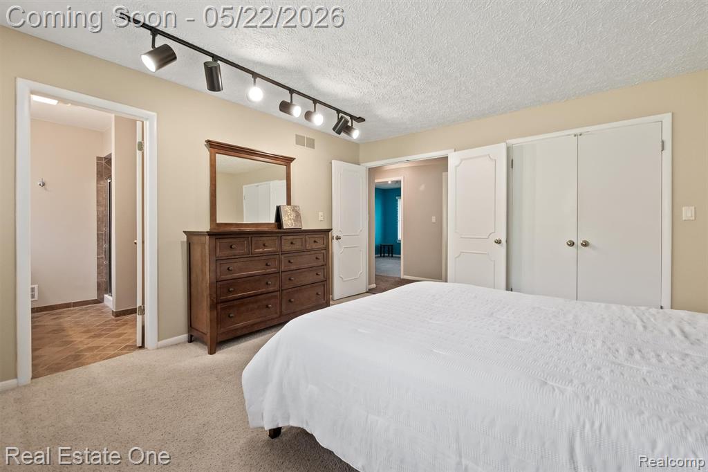 489 Evaline Drive, Troy, MI 48085 — Photo 17