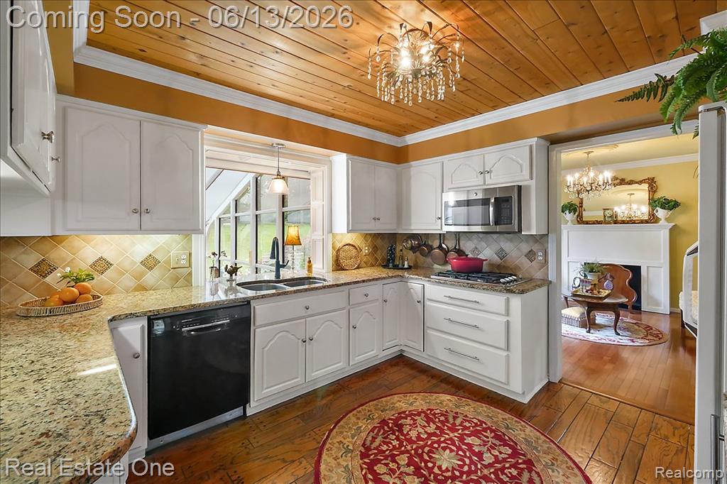 1854 Ludgate Lane, Rochester Hills, MI 48309 — Photo 29