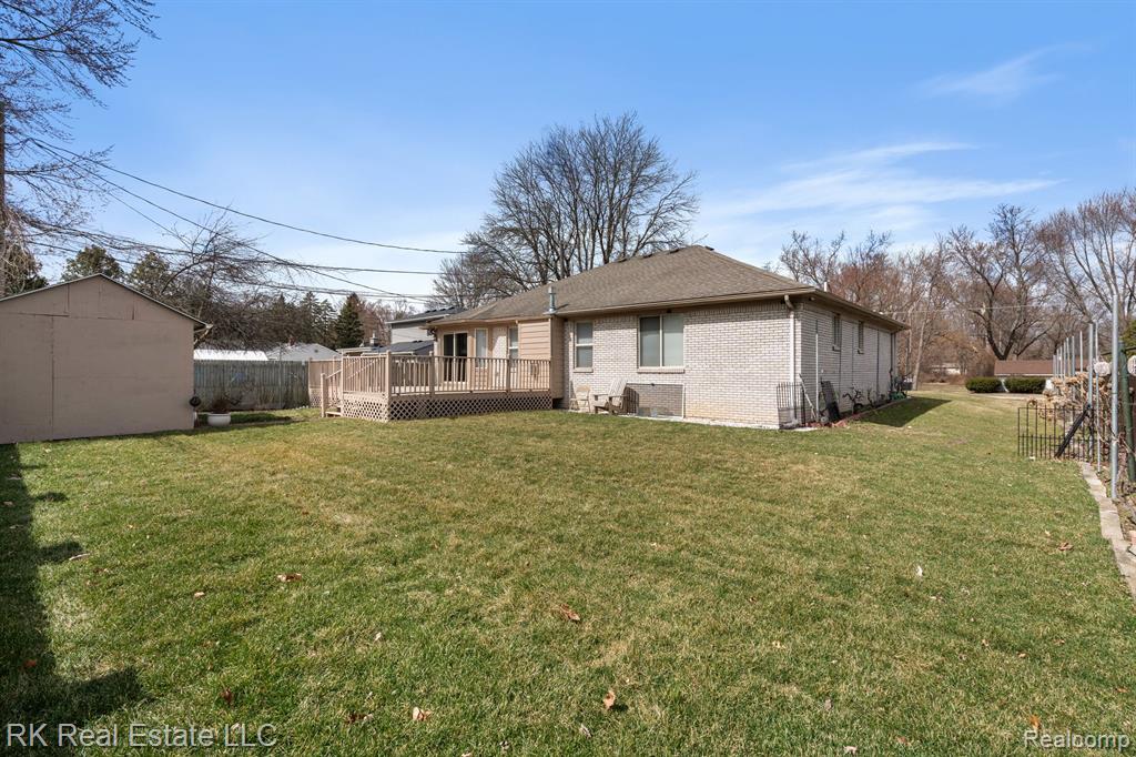 8948 RHODE Drive, Shelby Twp, MI 48317 — Photo 56
