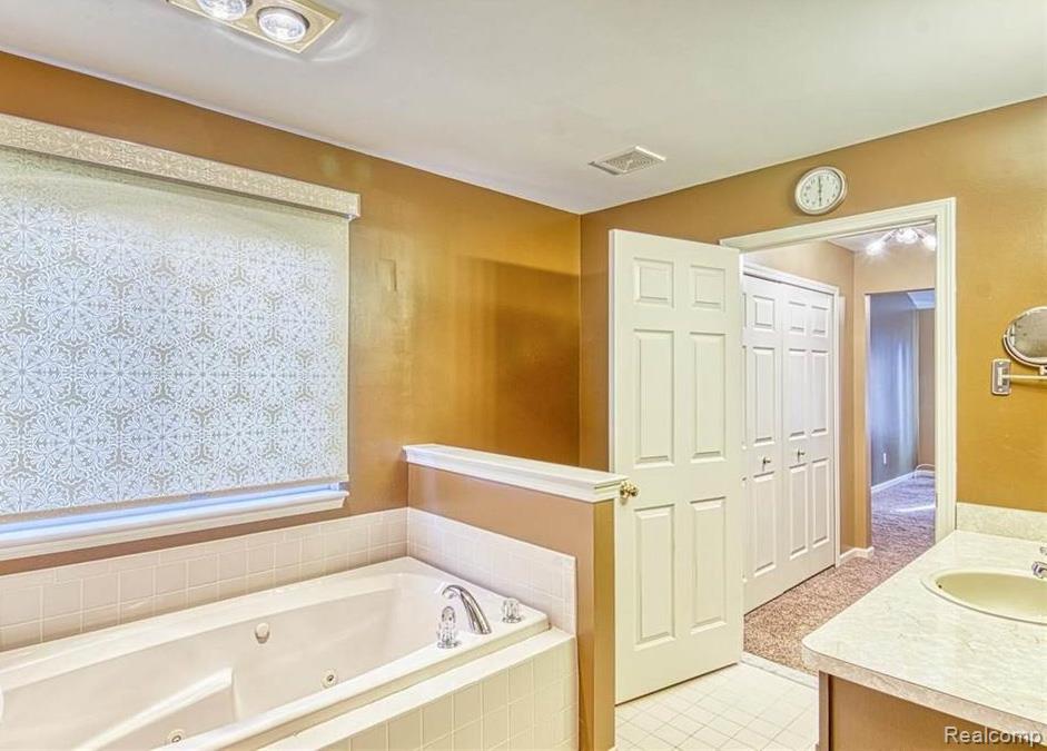 49865 CRANBERRY CREEK Drive, Macomb, MI 48042 — Photo 12