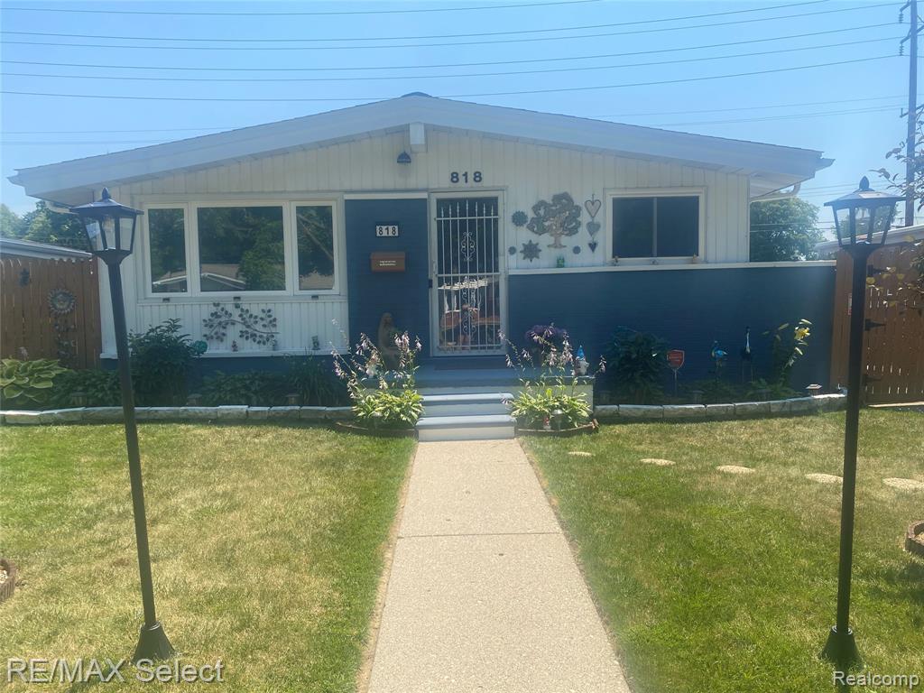 818 McKeighan Avenue, Flint, MI 48507 — Photo 28