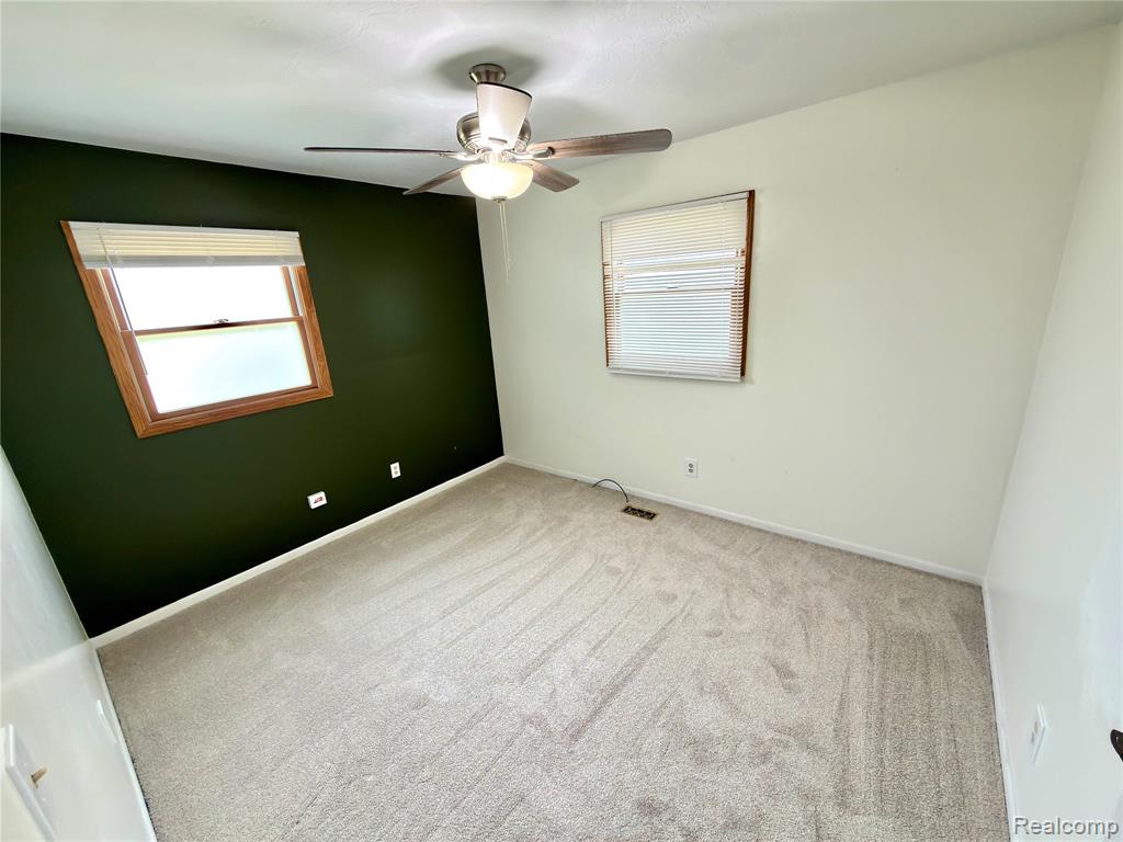 5934 Montebello Avenue, Haslett, MI 48840 — Photo 17
