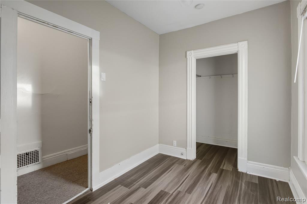 620 E 2ND Street, Flint, MI 48503 — Photo 36