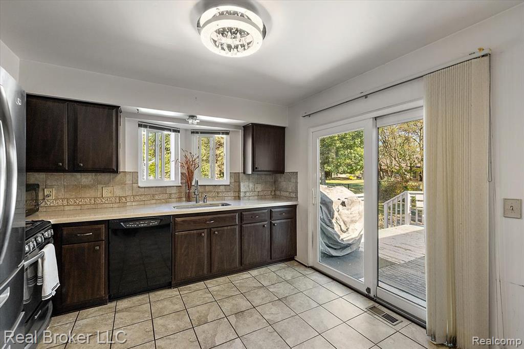 24348 Simmons Drive, Novi, MI — Photo 14