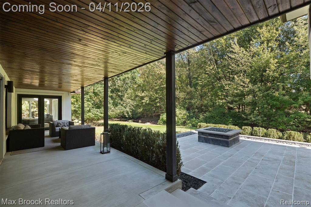 5190 Clarendon Crest Street, Bloomfield Hills, MI, 48302