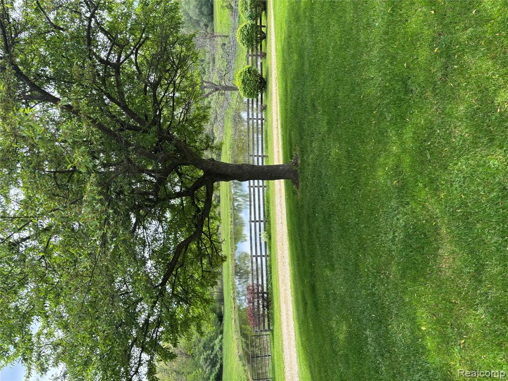 885 Lake Forest Drive, Lapeer, MI 48446 — Photo 5