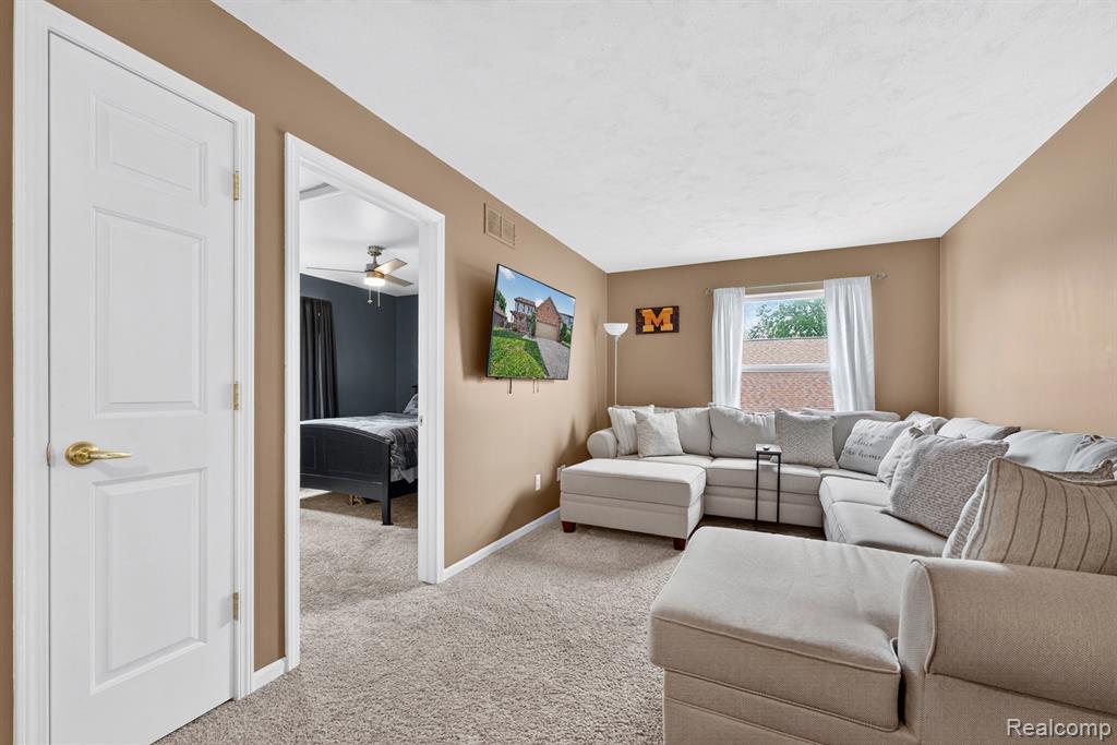 27681 MILL CREEK Drive, Brownstown, MI 48183 — Photo 16