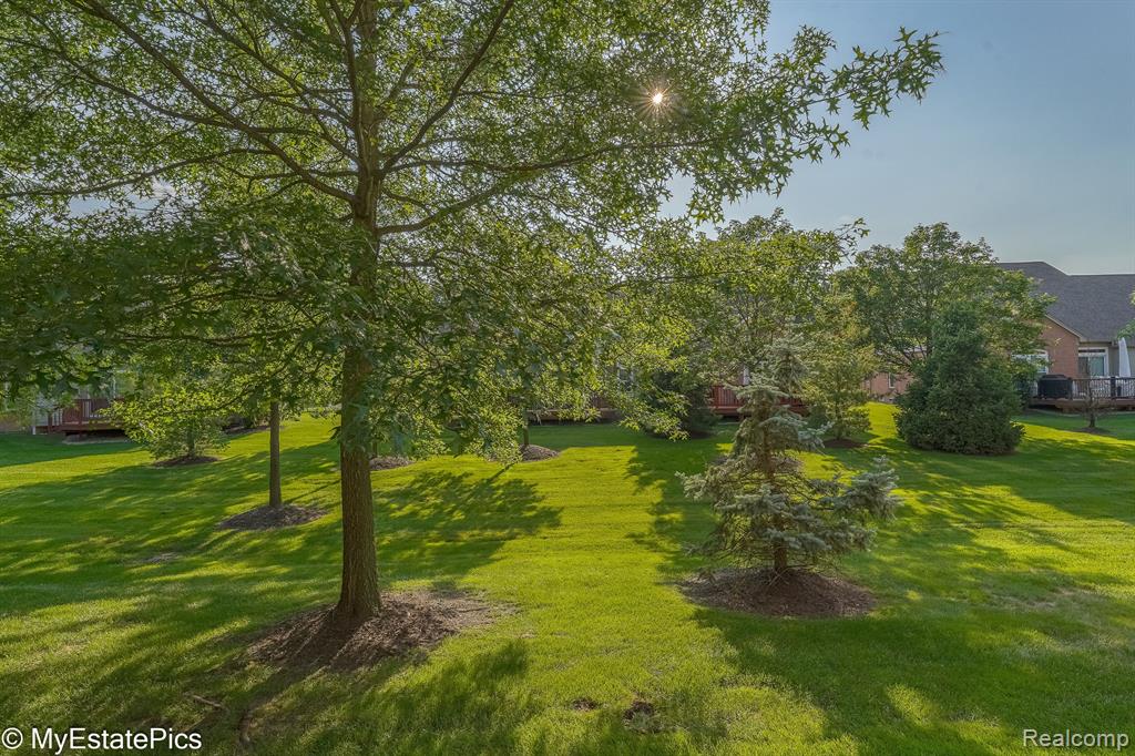 701 CHERRY ORCHARD Road, Canton, MI 48188 — Photo 19