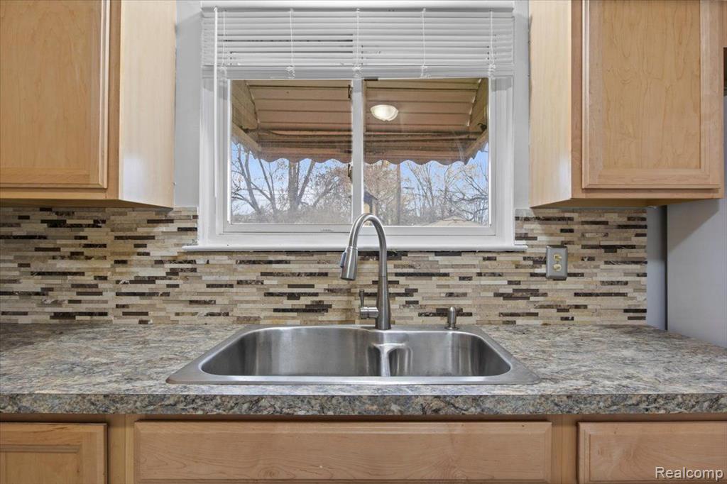 4984 Huron Street, Dearborn Heights, MI 48125 — Photo 16