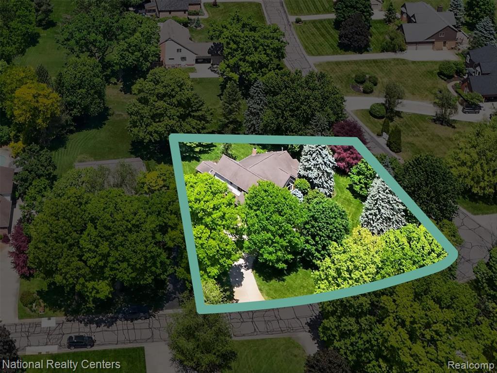 9326 Park Lane, Commerce Twp, MI 48382 — Photo 50