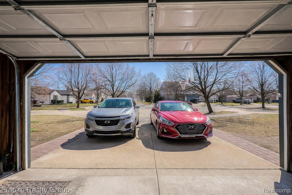 5925 Northridge Circle, Waterford, MI 48327 — Photo 31