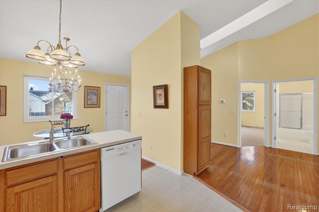 174 Addison Circle, 19, Fowlerville, MI 48836 — Photo 6
