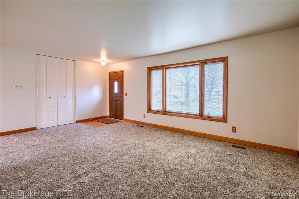 418 Windmill Point Drive, Flushing, MI 48433 — Photo 17