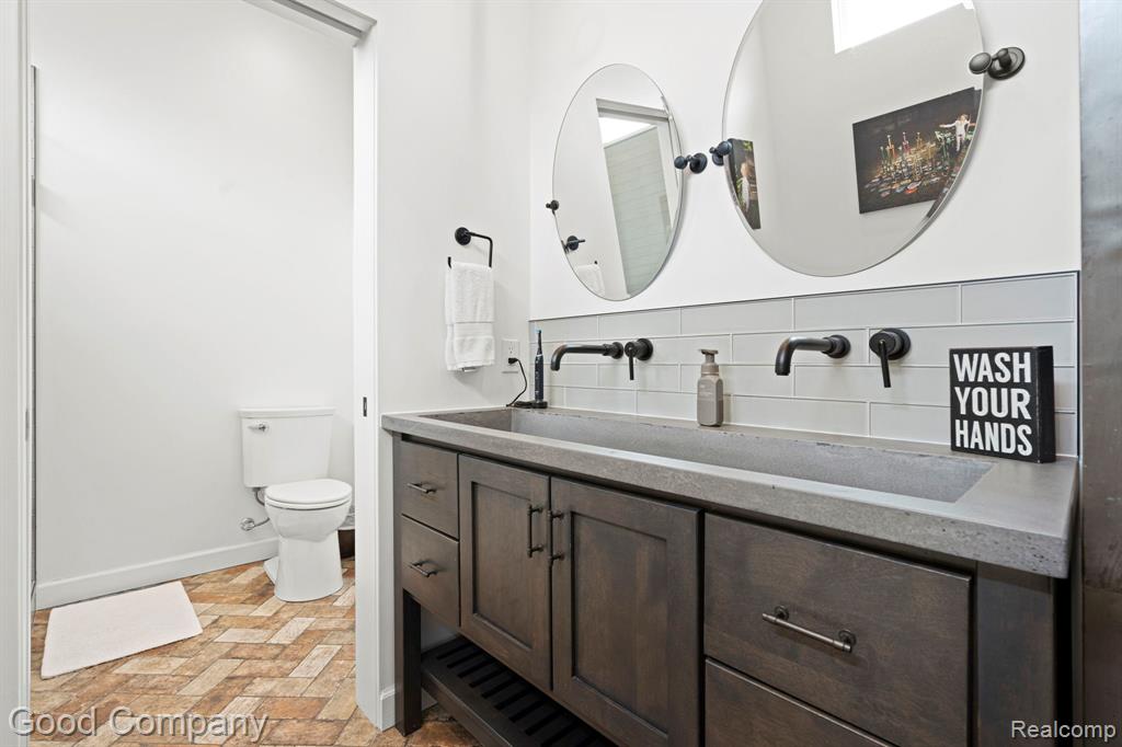 612 N LAKESHORE Drive, Ludington, MI 49431 — Photo 8
