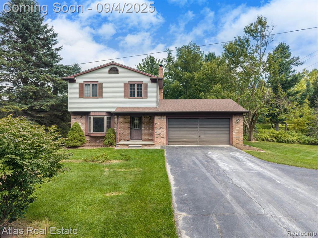 8557 Henderson Road, Goodrich Vlg, MI — Photo 2