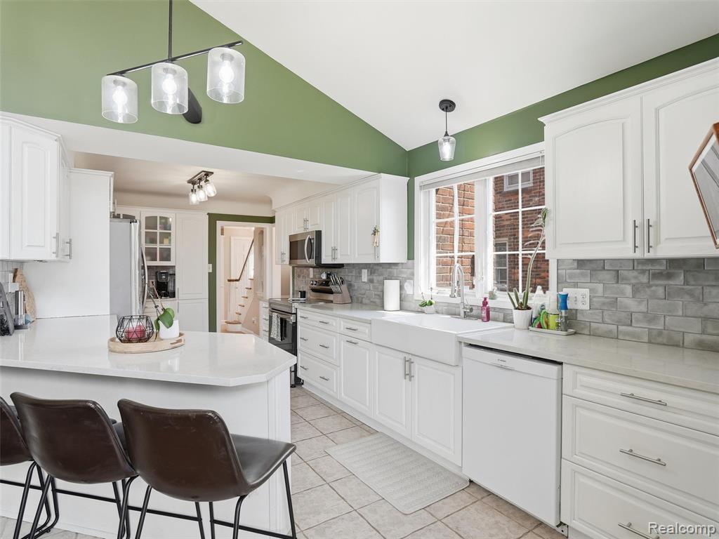 2073 Lochmoor Boulevard, Grosse Pointe Woods, MI 48236 — Photo 14