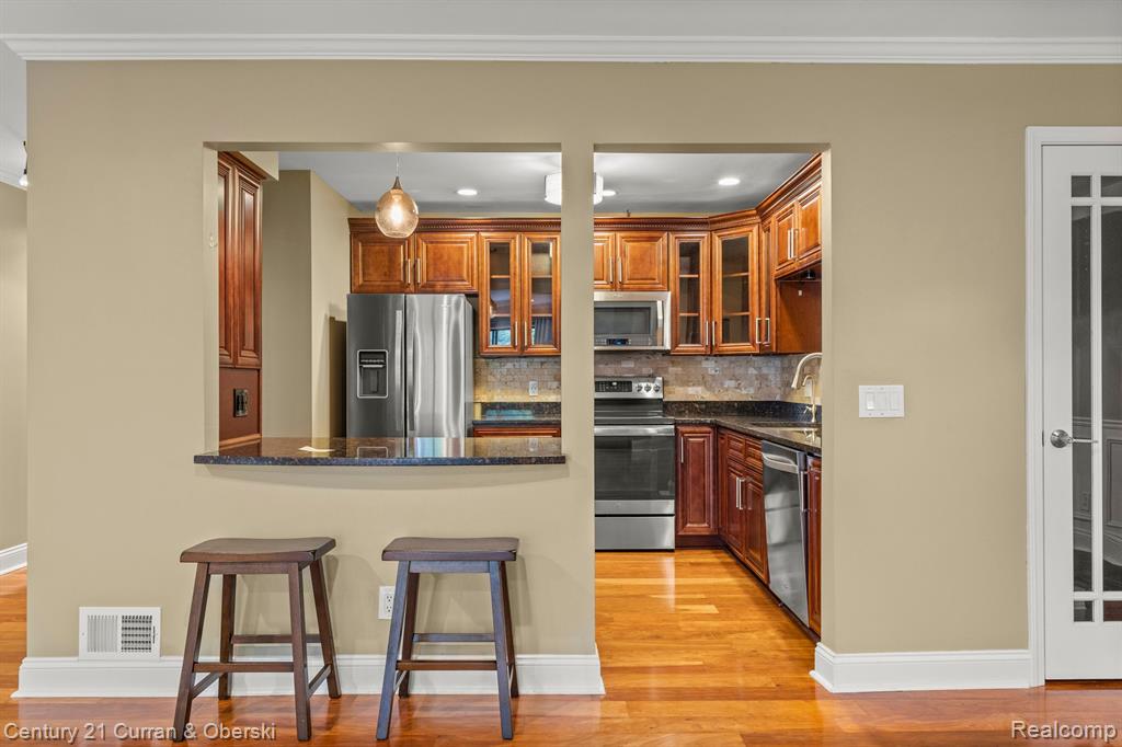 11865 SYCAMORE Drive, 31, Plymouth, MI 48170 — Photo 17