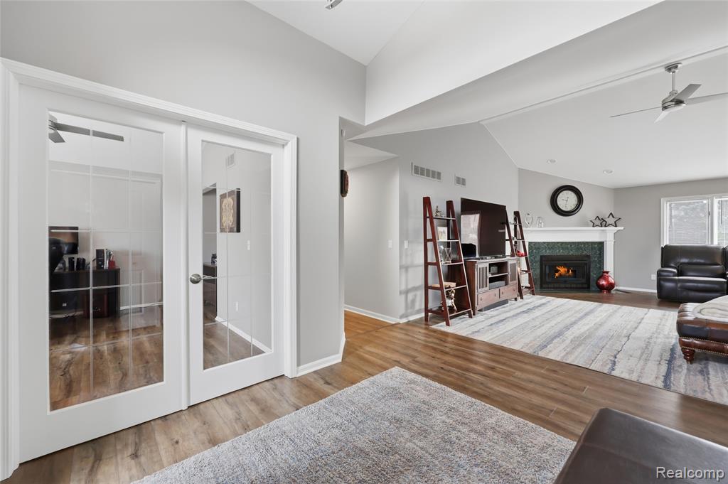 48274 Beacon Square Drive, Macomb, MI 48044 — Photo 9