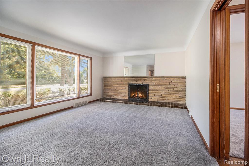 27619 California Drive SW, Southfield, MI 48076 — Photo 4