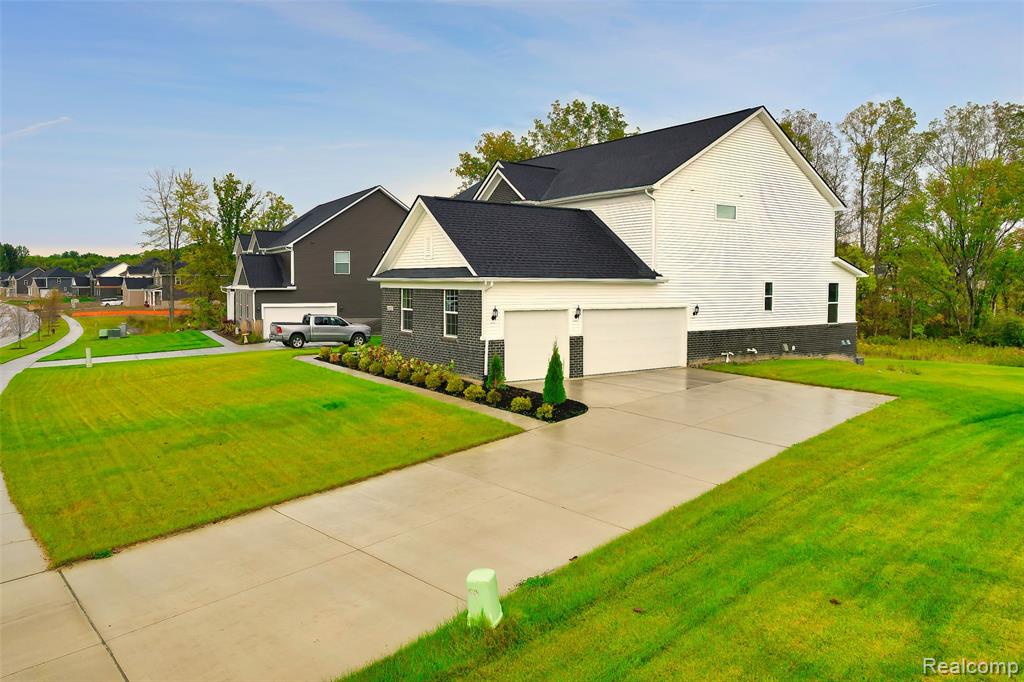 22820 Martin Road, South Lyon, MI 48178 — Photo 3