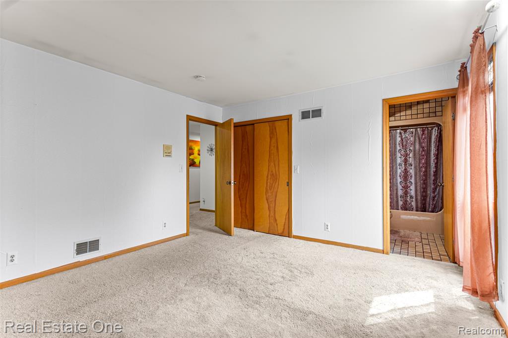 18191 Country Club Circle, Riverview, MI 48193 — Photo 40