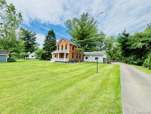 739 N 9TH Street, St. Clair, MI 48079 — Photo 3