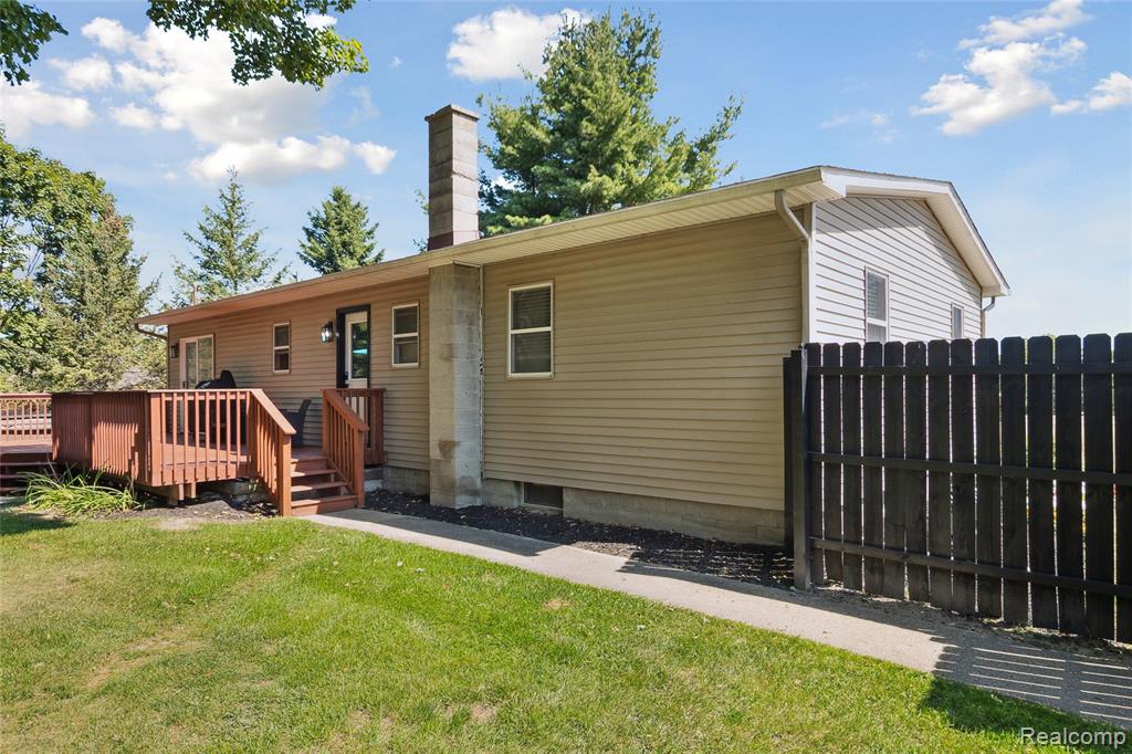 6524 Reilly Drive S, Gregory, MI 48137 — Photo 2