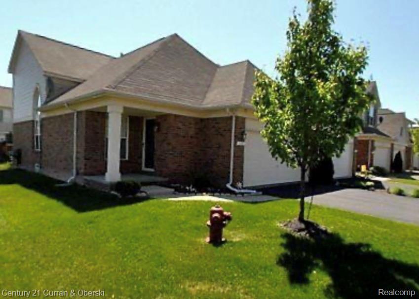 183 Legacy Park Circle, Dearborn Heights, MI 48127
