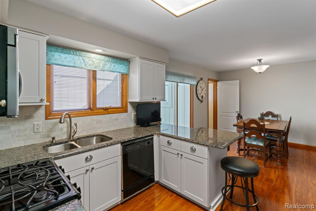 29573 Sylvan Lane, 17, Farmington Hills, MI 48334 — Photo 10