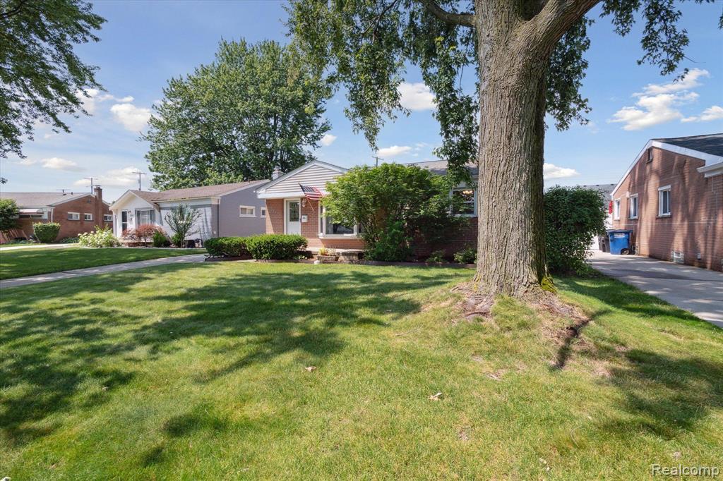 8211 TERRI Drive, Westland, MI — Photo 4