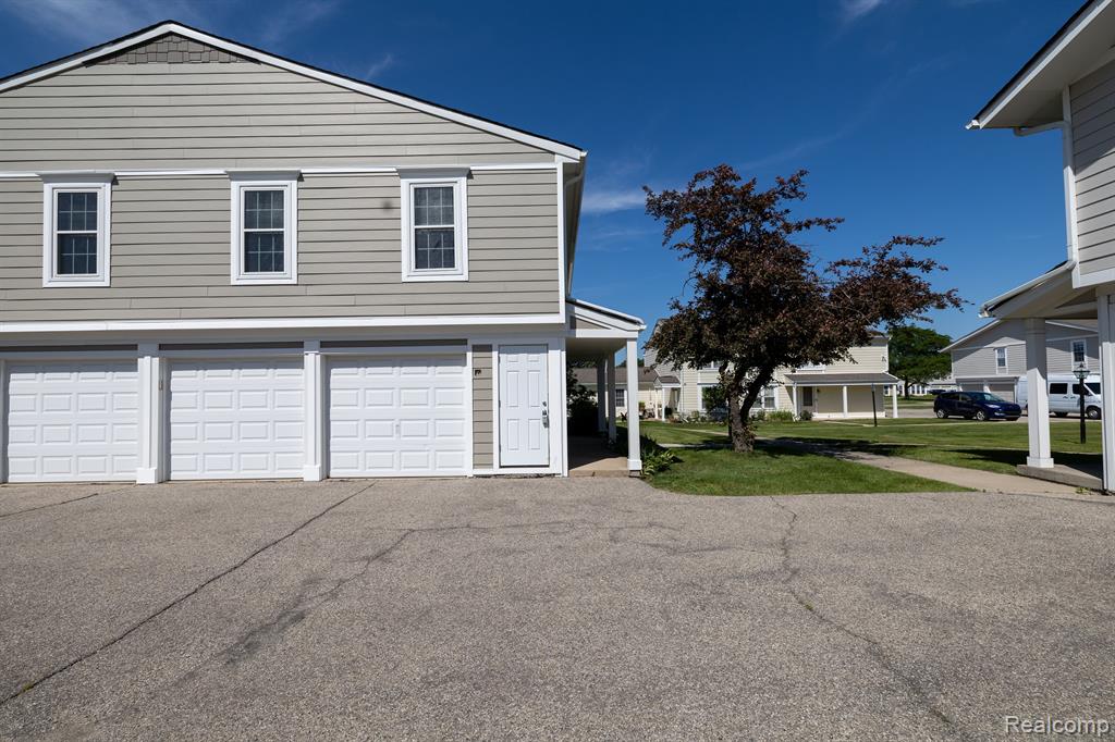 23062 CRANBROOKE Lane, 173, Novi, MI — Photo 2