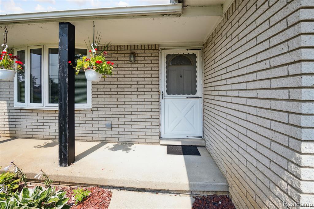 8268 Cooley Beach Drive, White Lake, MI — Photo 5