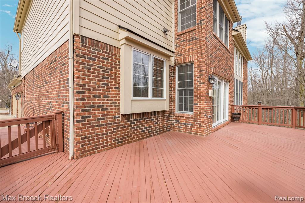 7083 Chatham Court, West Bloomfield, MI — Photo 68