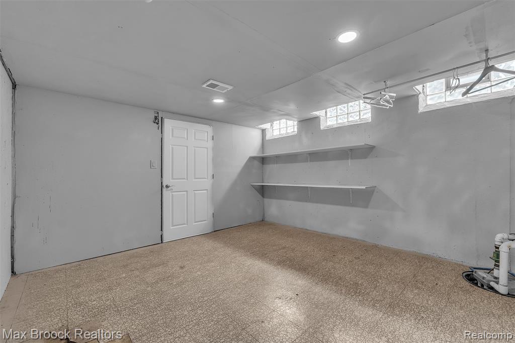 41893 Mary Kay Drive, Clinton Twp, MI 48038 — Photo 52