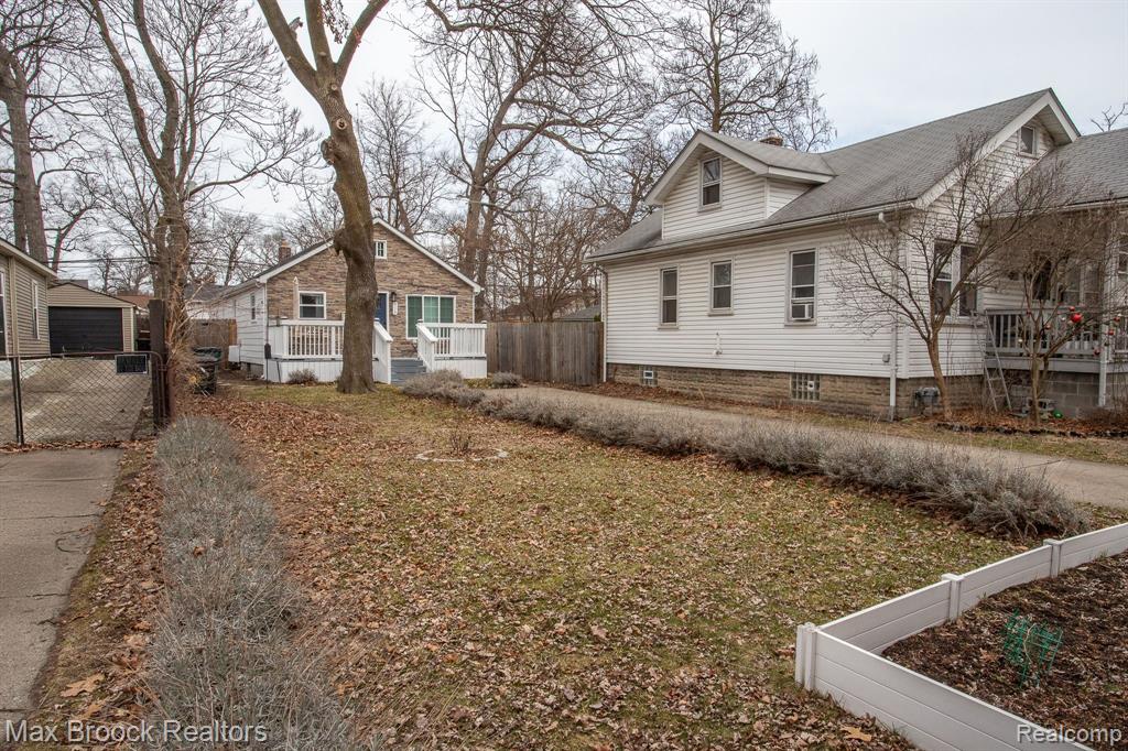 918 ALBERTA Street, Ferndale, MI 48220 — Photo 42
